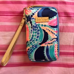 Lilly Pulitzer Tiki Palm Phone Wristlet